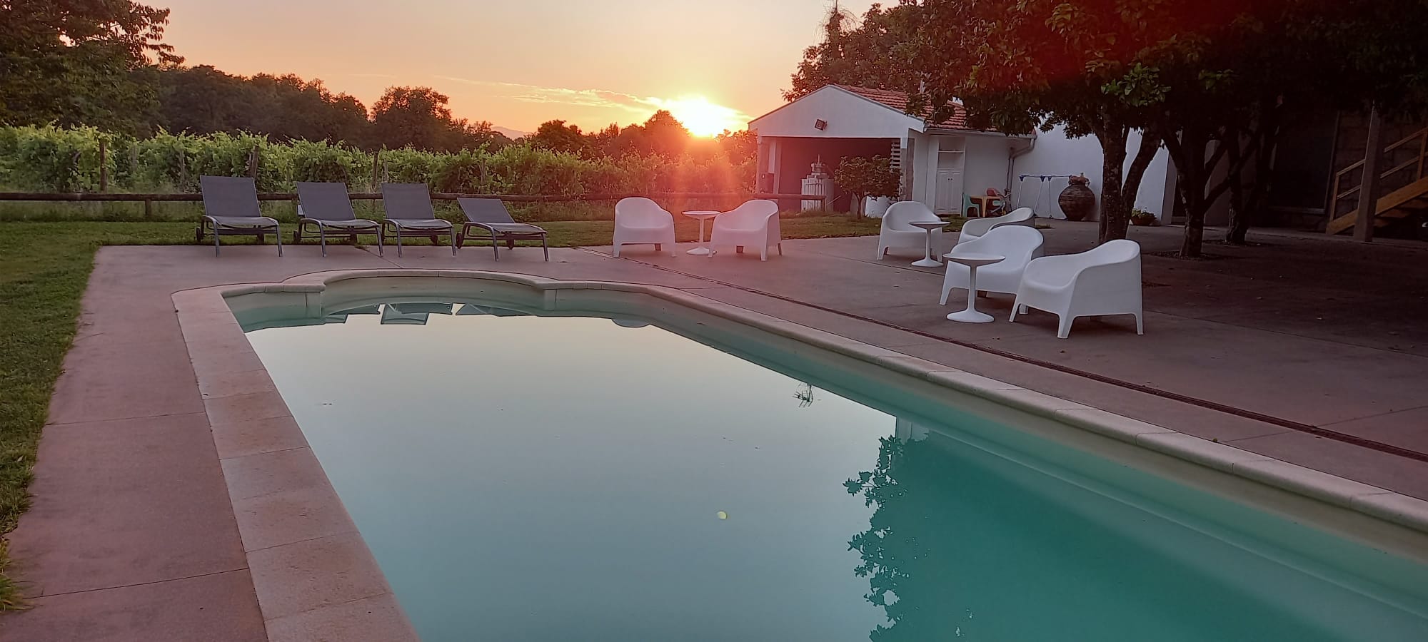 piscina por do sol 1